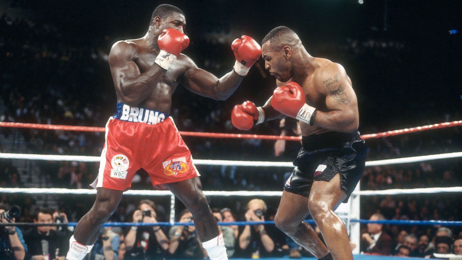 Tyson bảo vệ thành công chức vô địch hạng nặng thế giới chín lần.